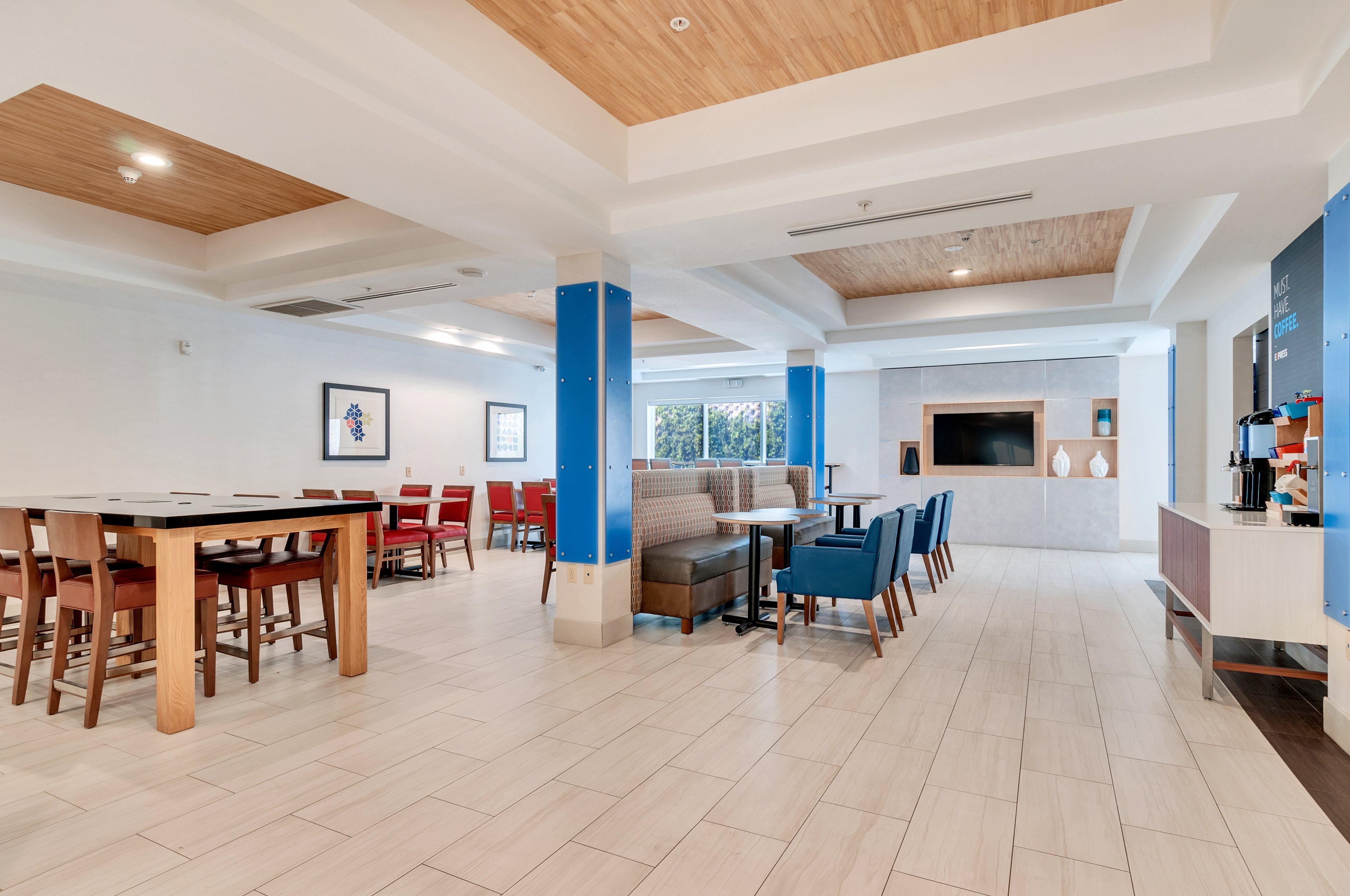 Holiday Inn Express Hotel & Suites Lake Elsinore By Ihg Eksteriør billede