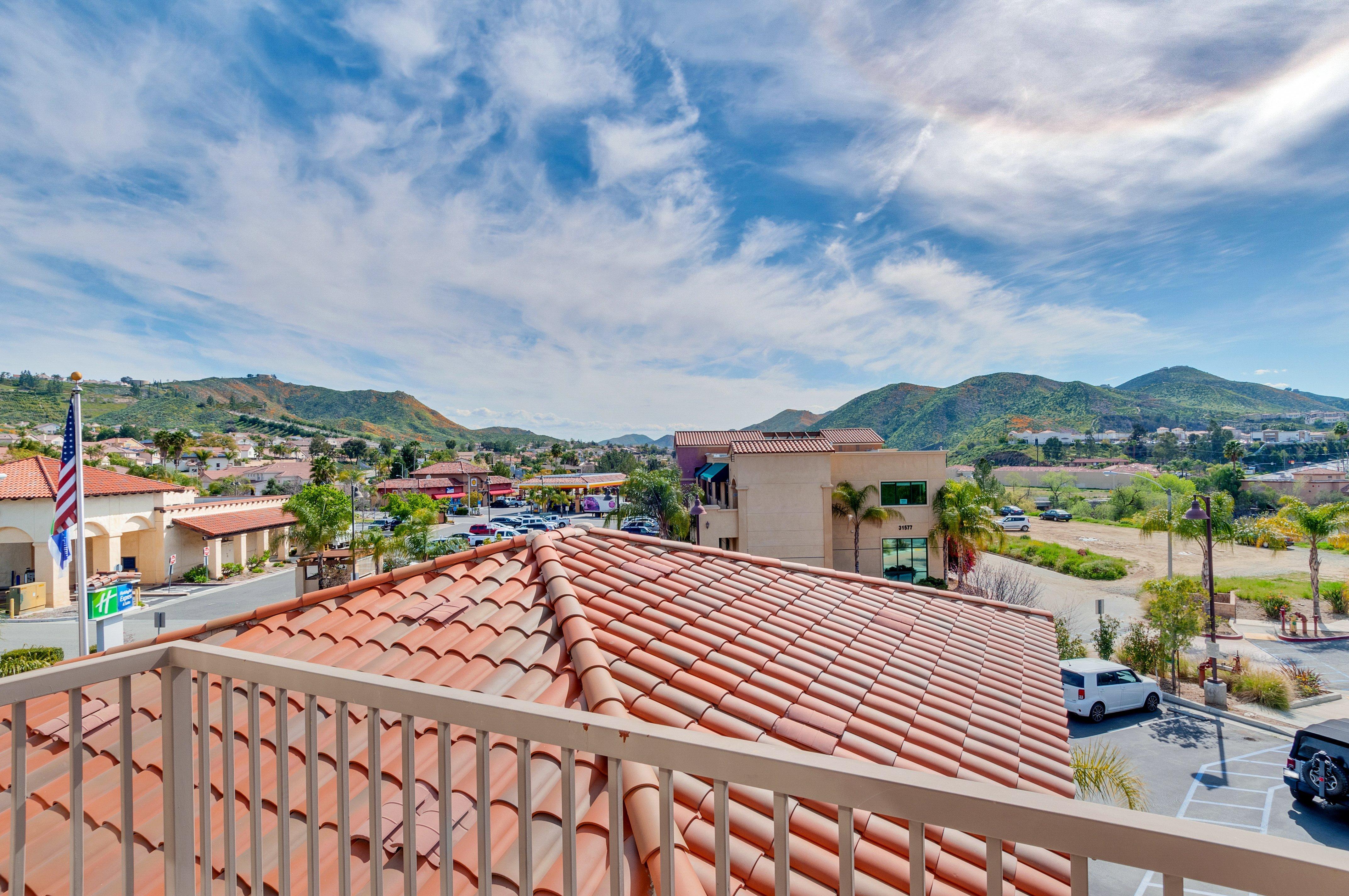 Holiday Inn Express Hotel & Suites Lake Elsinore By Ihg Eksteriør billede