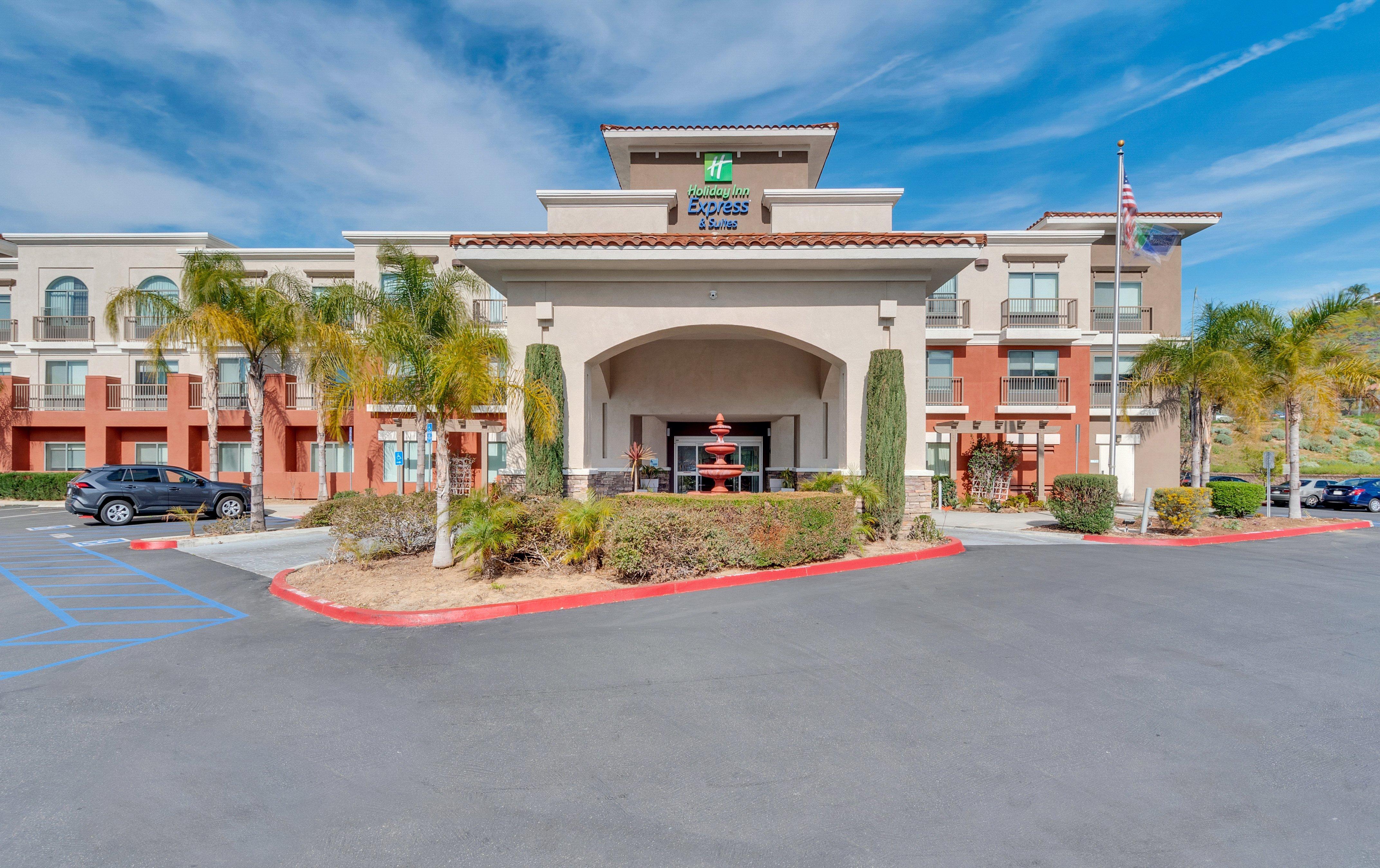 Holiday Inn Express Hotel & Suites Lake Elsinore By Ihg Eksteriør billede