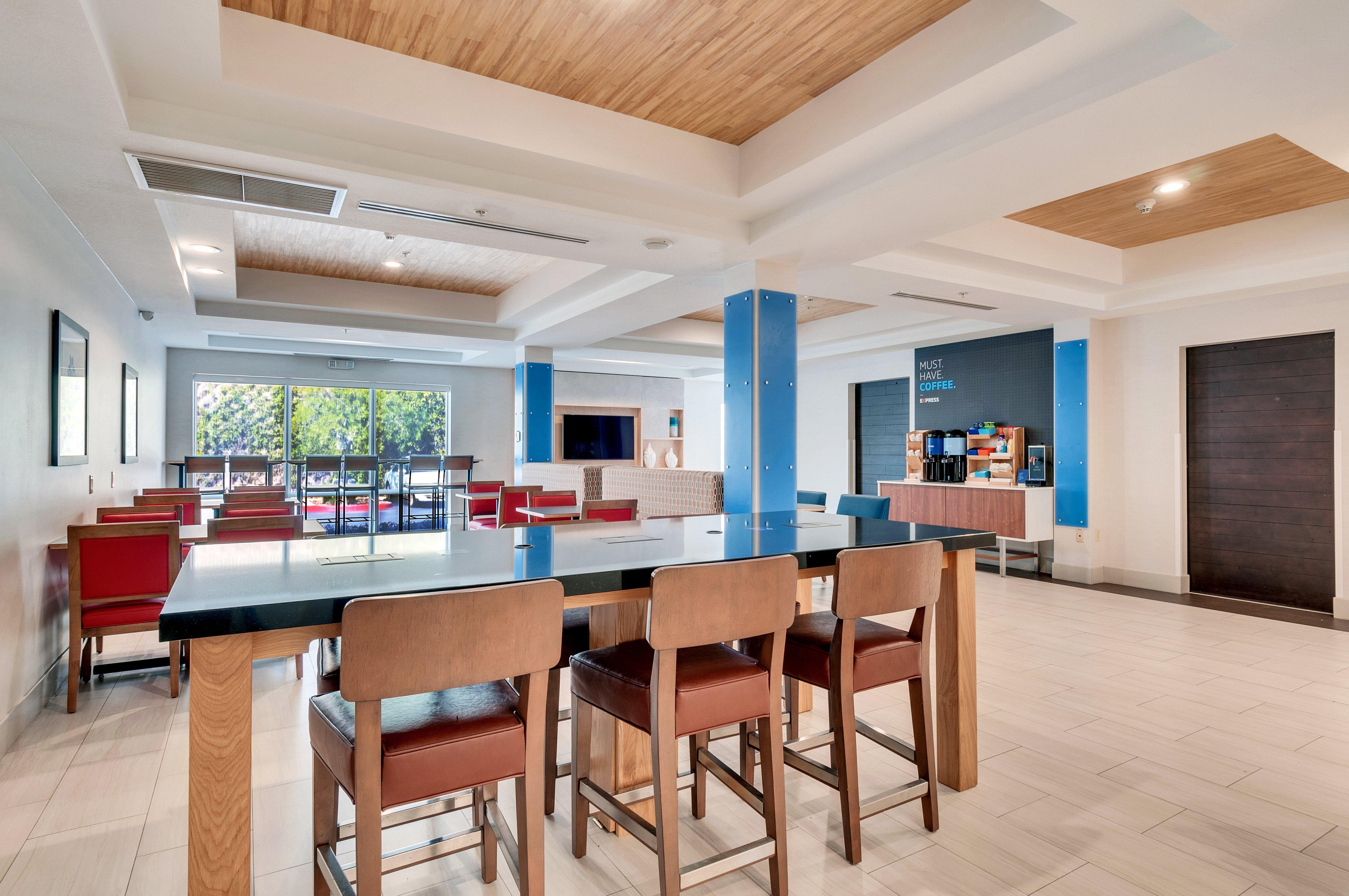 Holiday Inn Express Hotel & Suites Lake Elsinore By Ihg Eksteriør billede