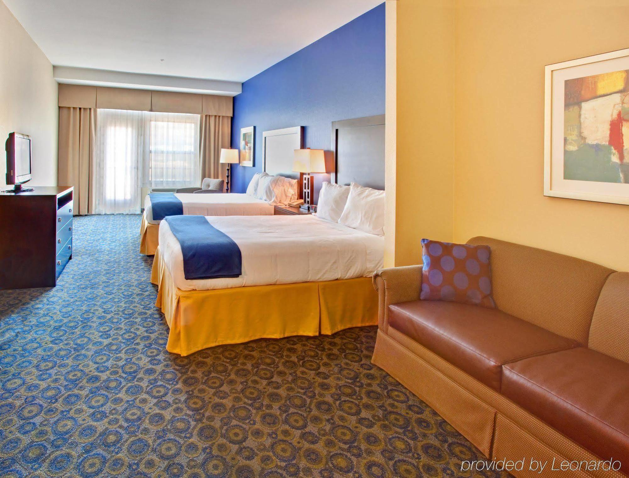 Holiday Inn Express Hotel & Suites Lake Elsinore By Ihg Værelse billede